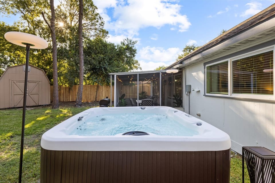 Enjoy our amazing private hut tub with your family and friends! 