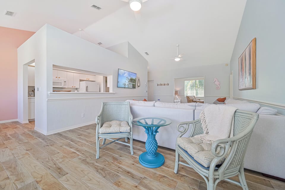 Seaside Escape - Cozy second seating area in the living