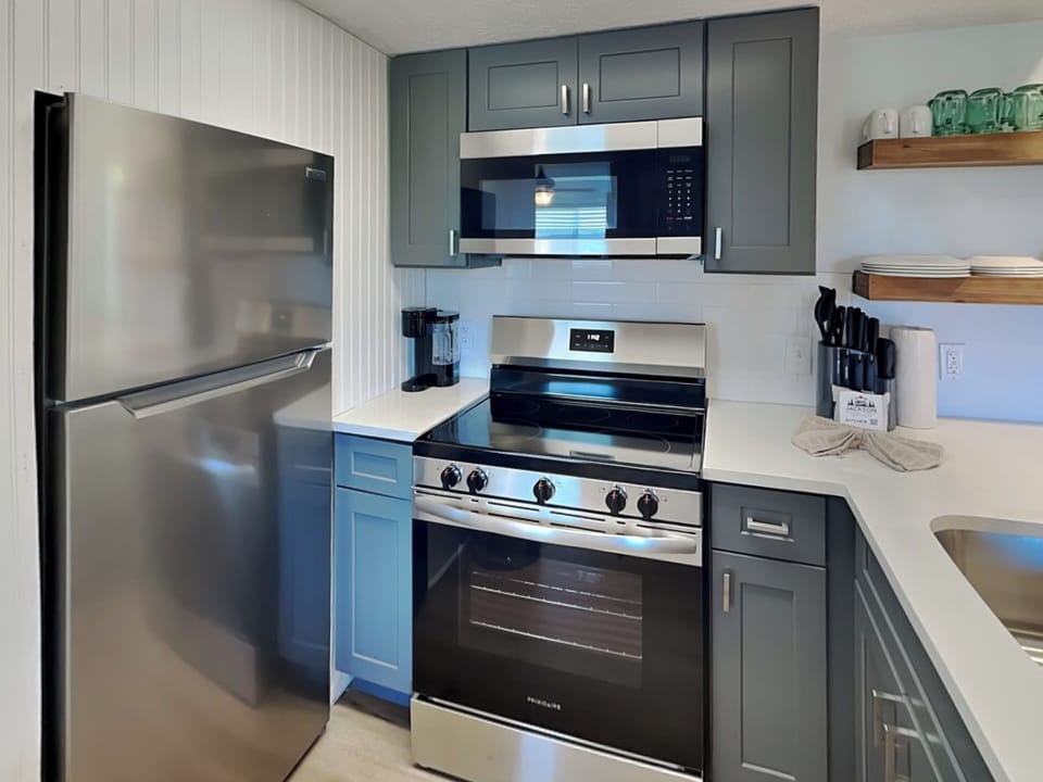Full Kitchen