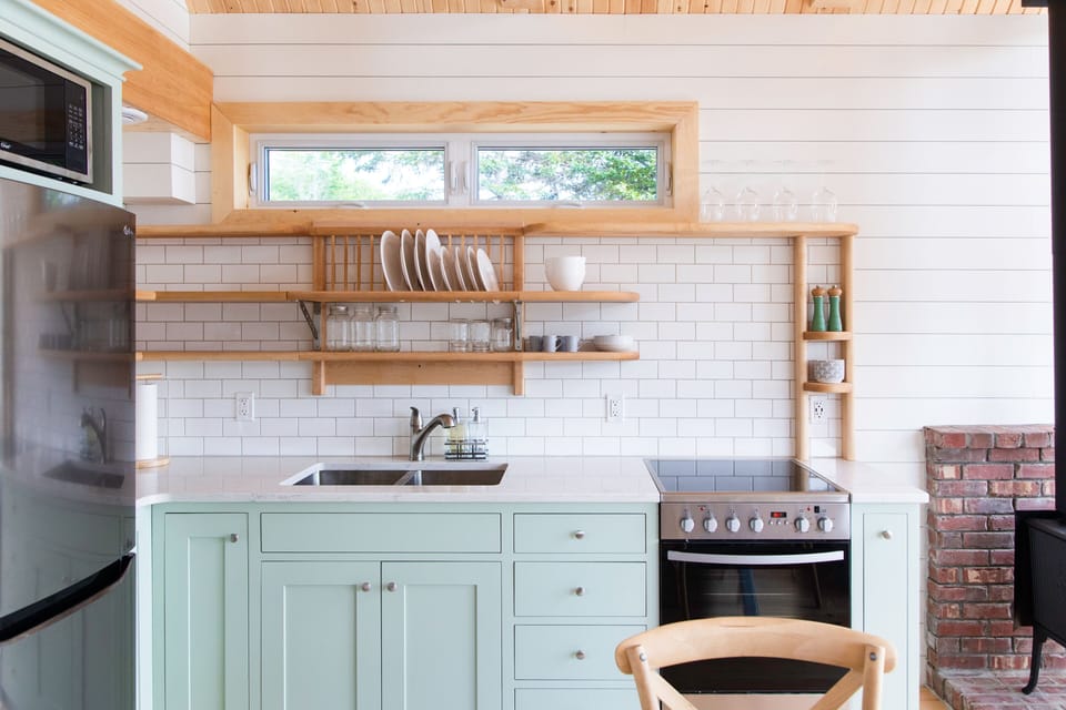Full kitchen