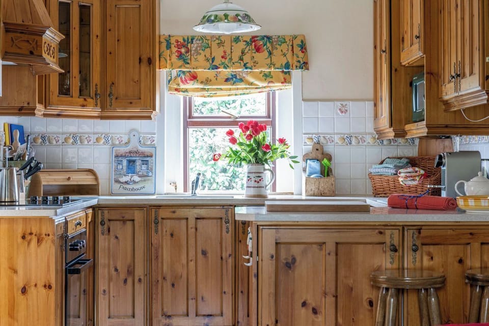 Easy self catering with local Centre, Tesco, Lidl and Aldi in the villages.