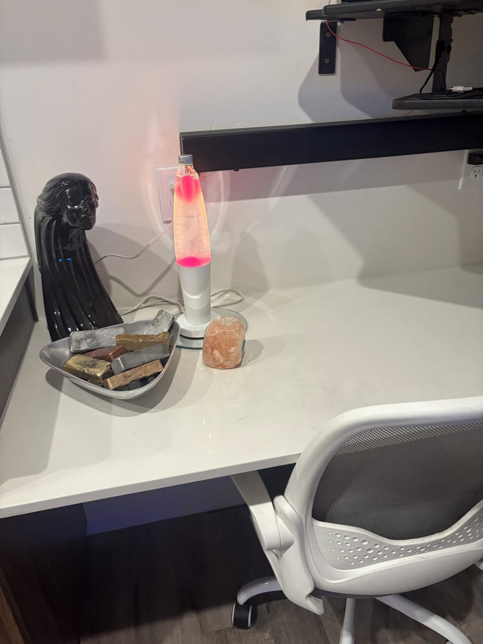 Work station