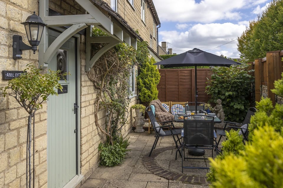 April Cottage Outside - StayCotswold