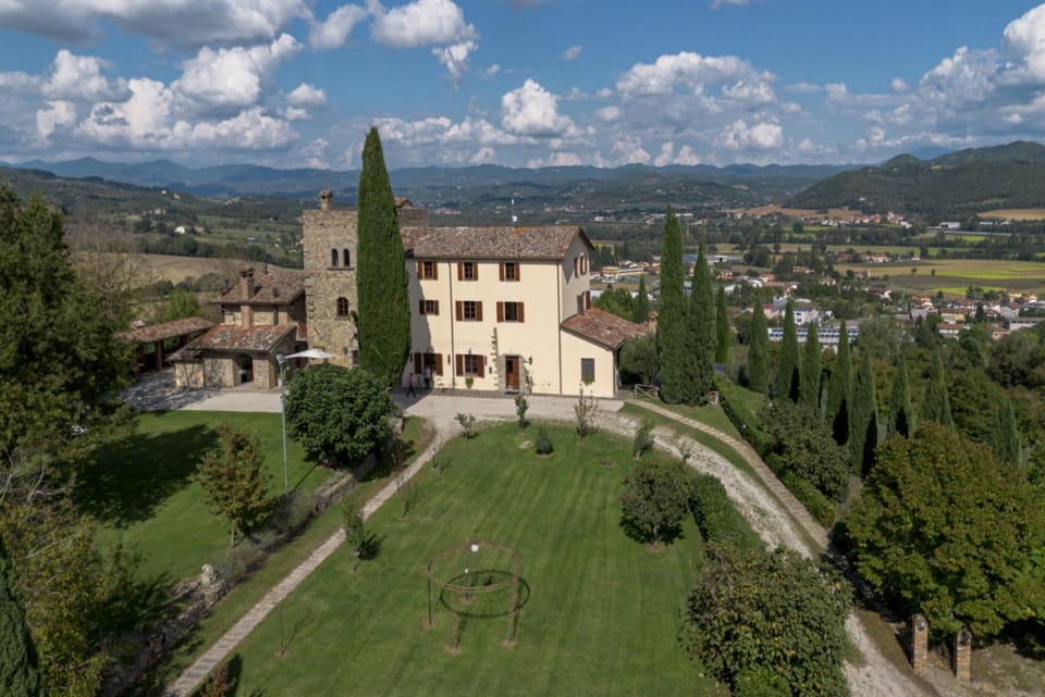 Villa Dogane by MMega Villa in Umbria