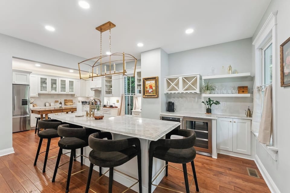 Chefs Kitchen With Large Island