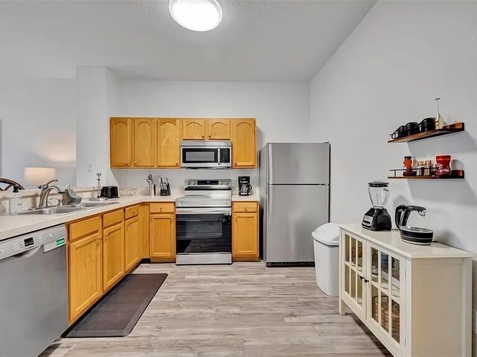 Fully-stocked kitchen