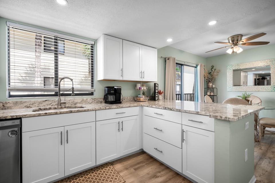 Sunburst Haven – Dock, Pool & Gulf Sands (5129)