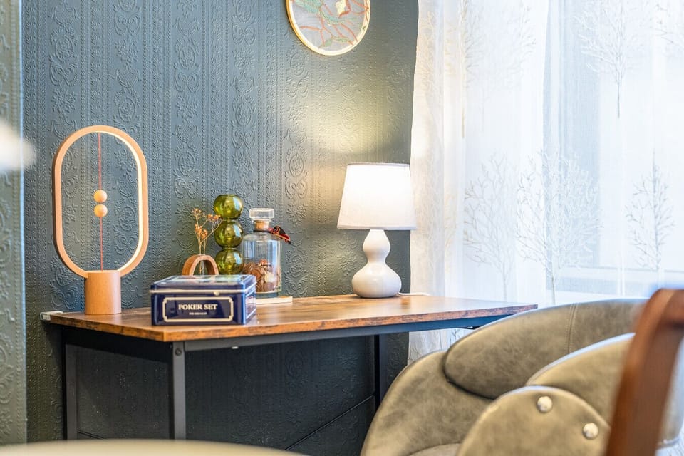 Work desk - perfect for those working or studying from home. There is free and fast wifi throughout the house.