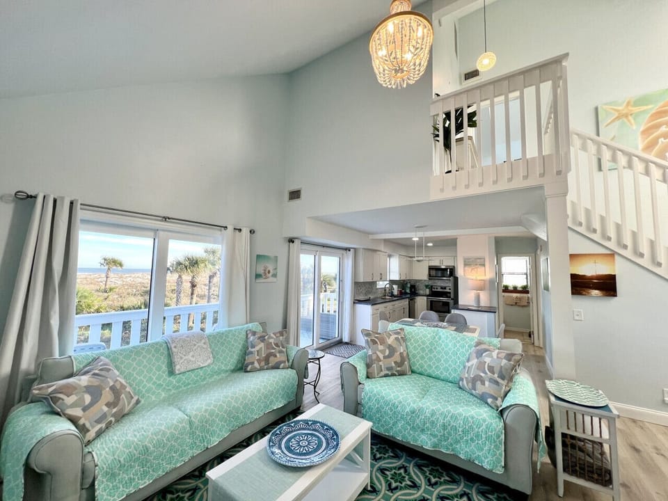 Living Room and Kitchen - Oceanfront!