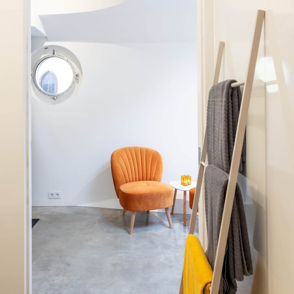 Bathroom views - Houseboat Amsterdam BB