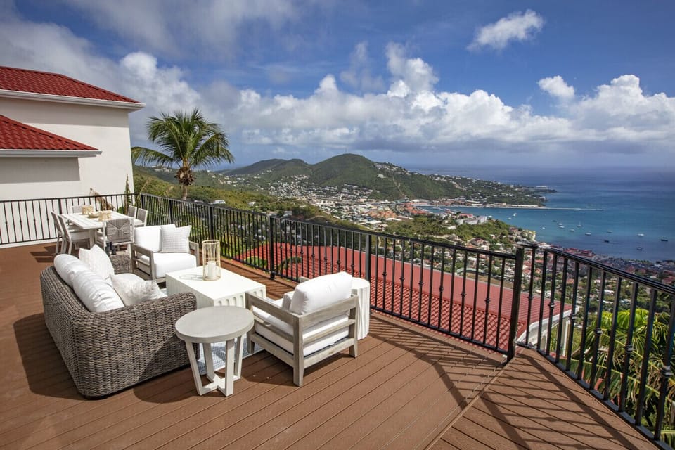 Harbor Views and Ocean Breeze