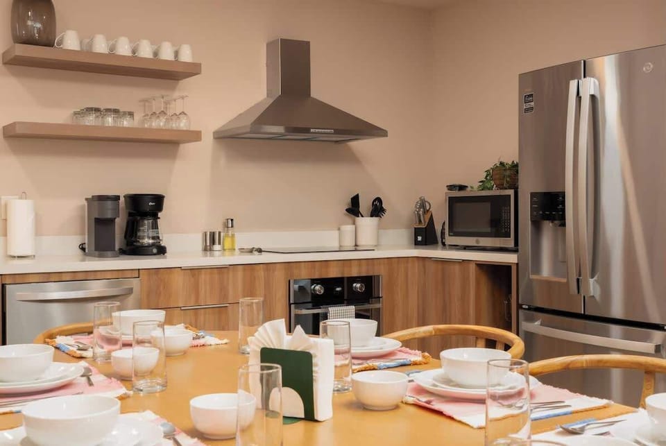 The table is serve with everything ready for yo to enjoy.