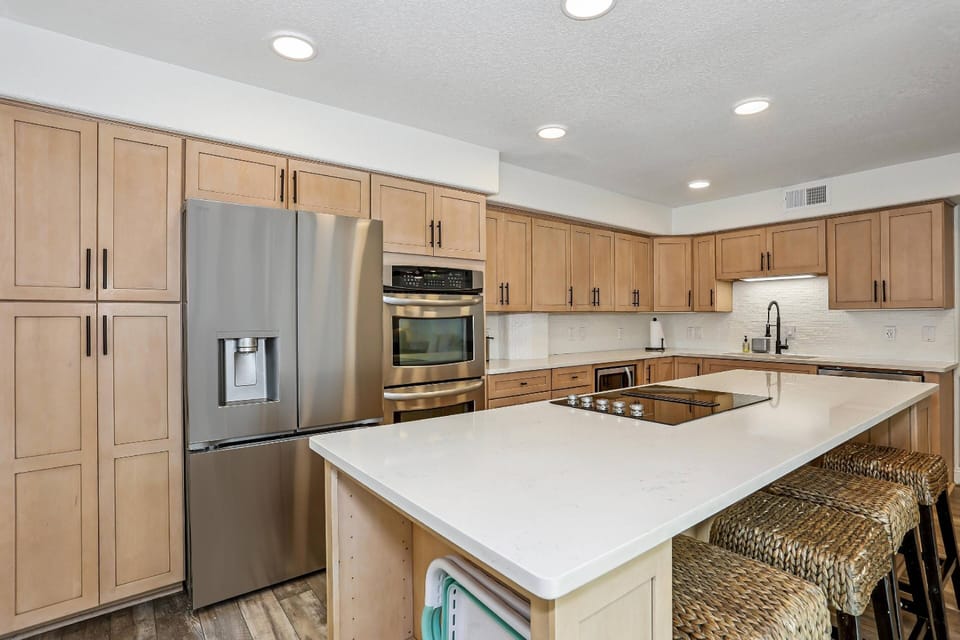 Gorgeous fully updated kitchen