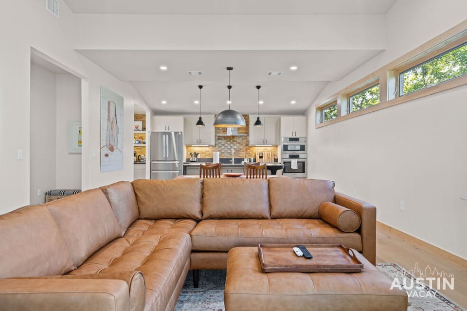From sofa to stovetop in five steps—open-concept living at its finest.