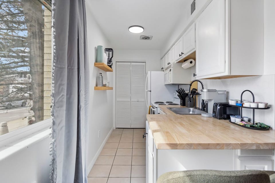 Well equipped kitchen.