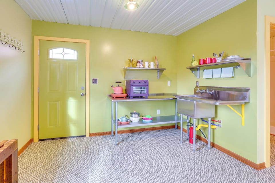 Kitchenette | Mini Fridge | Pour-Over Coffee Maker | Electric Kettle | Hot Plate