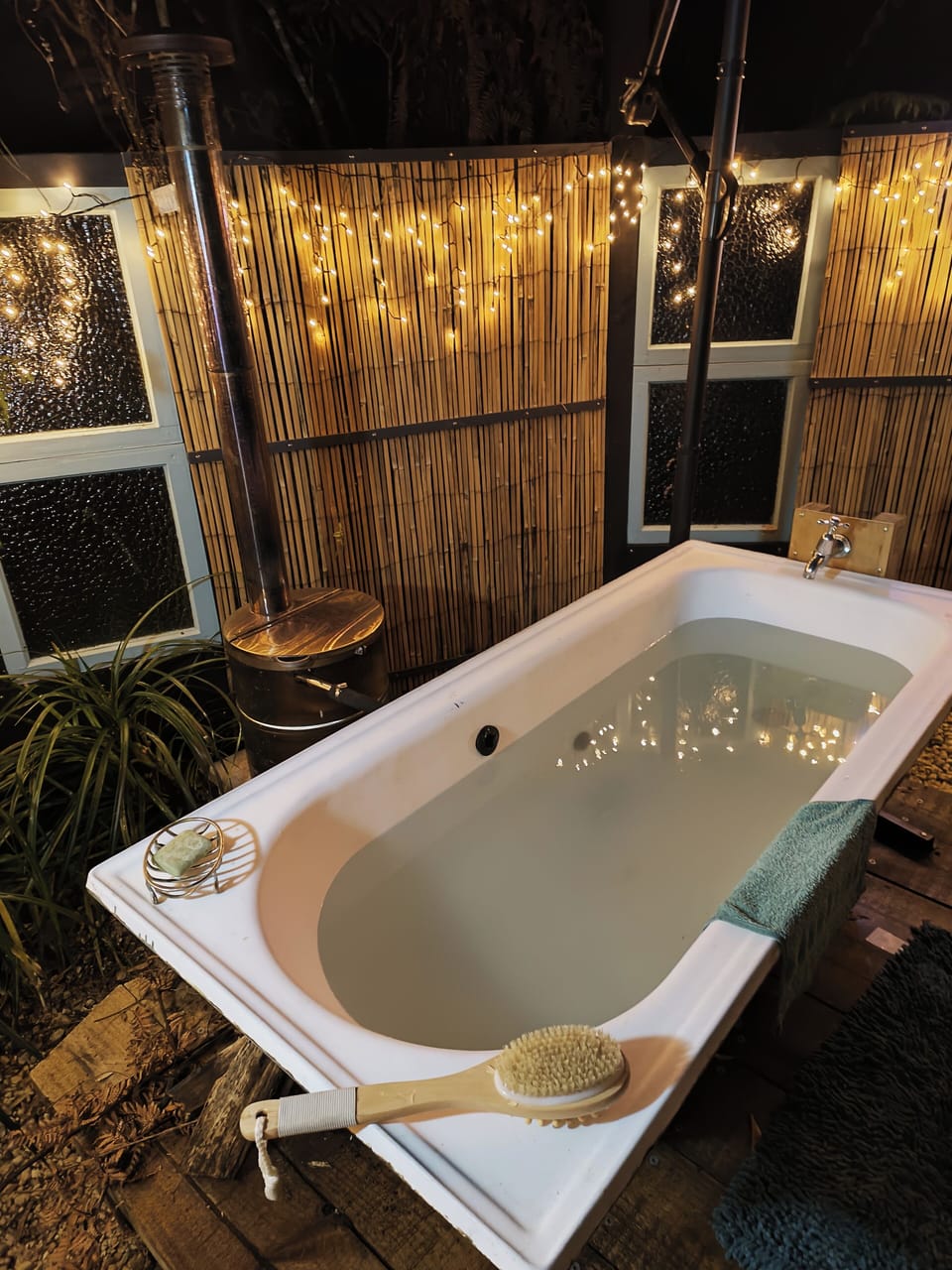 Outdoor spa tub