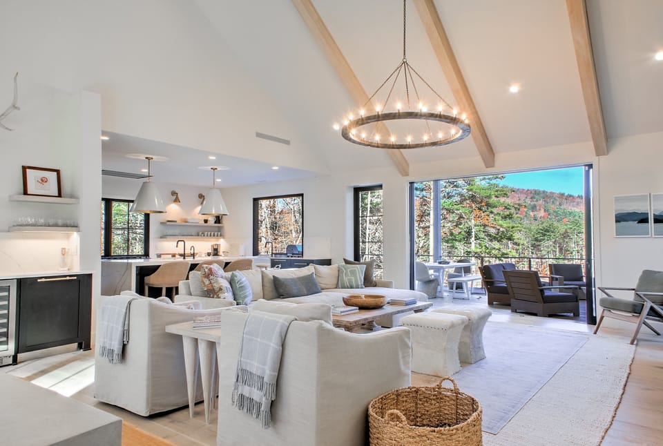 Spectacular Interior Finishes with Views!