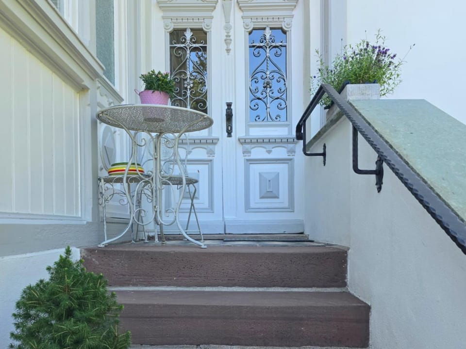 Entrance / Reception