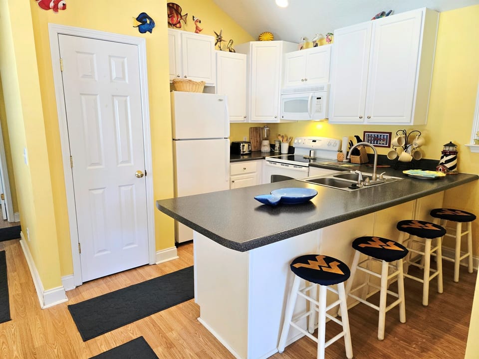 Full Kitchen