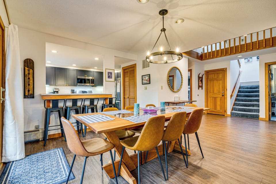 Kitchen | Dining Area
