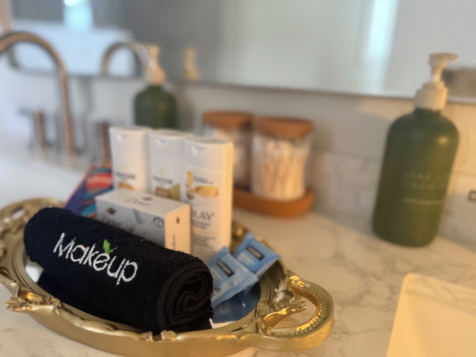 Bathroom amenities