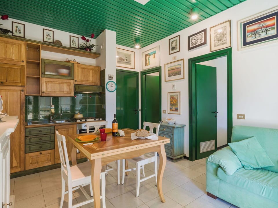 Interior Design, Furniture, Ceiling, Wood, Flooring, Floor, Room, Lighting, Kitchen, Cabinetry