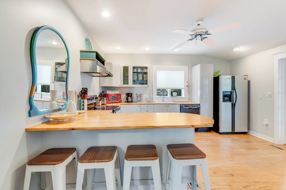 The Breakfast Bar is perfect for grabbing a quick bite before hitting the Beach.