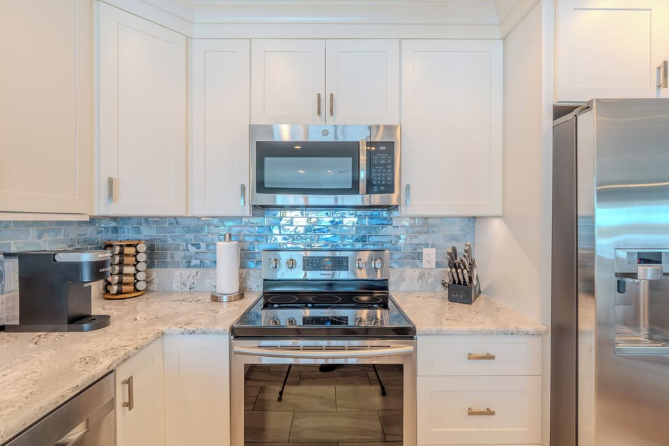 Updated kitchen with everything you need.