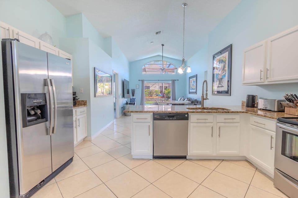 Spacious kitchen with everything you will need