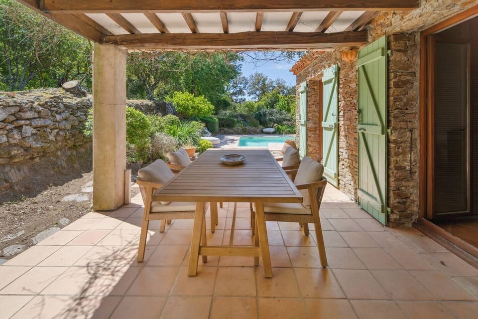 Dining aera on the shaded terrasse