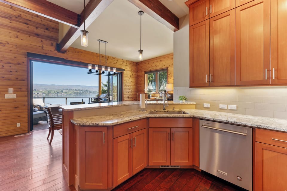 Granite Counters, Stainless Steel Thermador Appliances