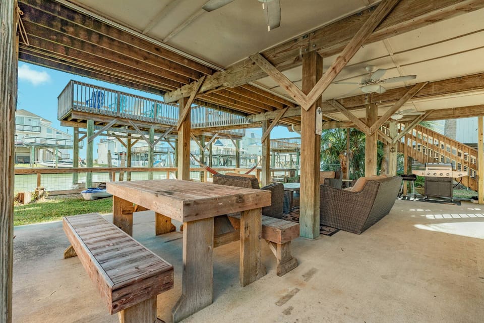 Enjoy a meal outdoors with the family
