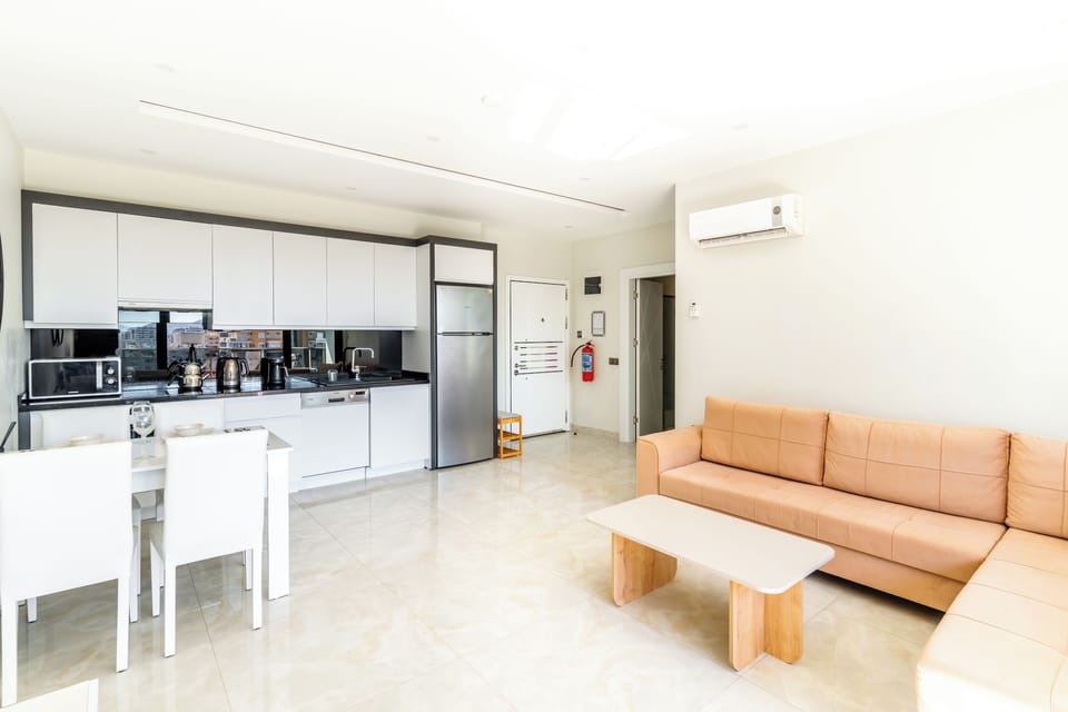 Living room & Kitchen