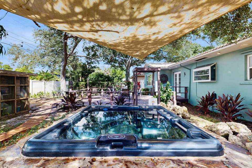 Outdoor spa tub