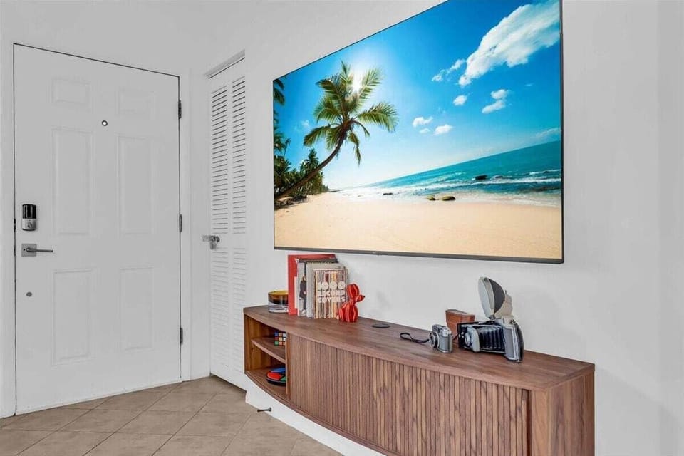 Entertainment amenities include reading material, a smart tv, and even the classic Rubik's cube!