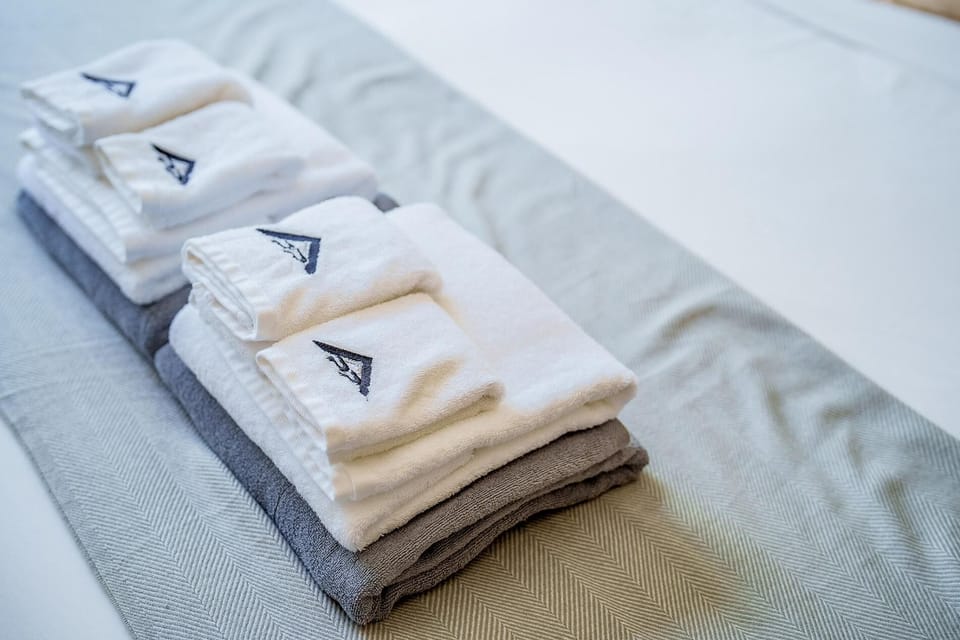 Project Paradise Towels, Bedroom