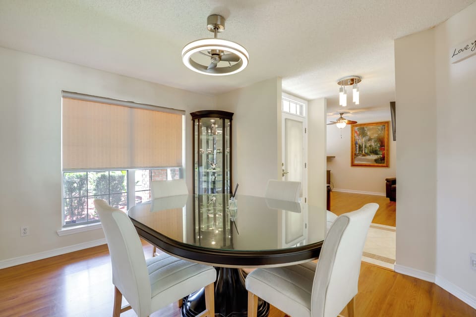 Dining Area | Dishware/Flatware