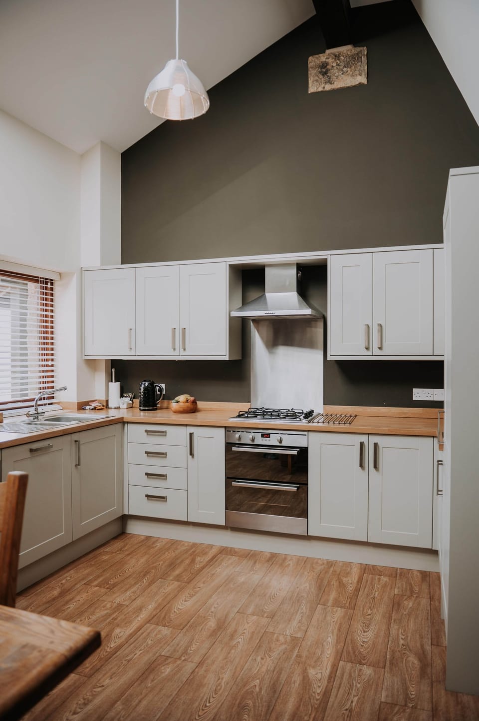 The Purple Pheasant, Pattys Barn