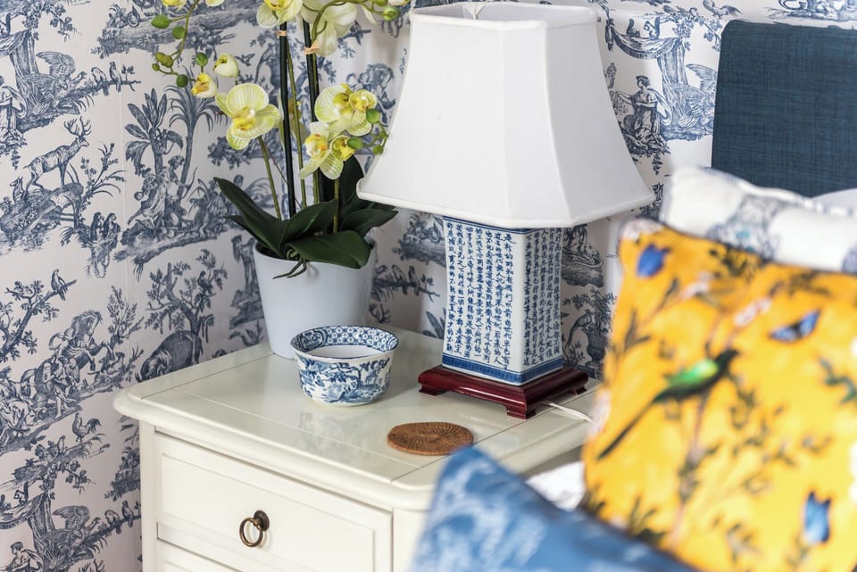 Guest bedroom 4 , with our blue Chinese theme
