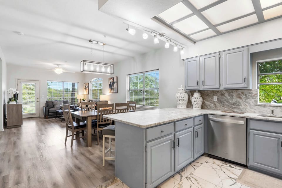 Welcome to Fairway Follies Luxury Retreat!​