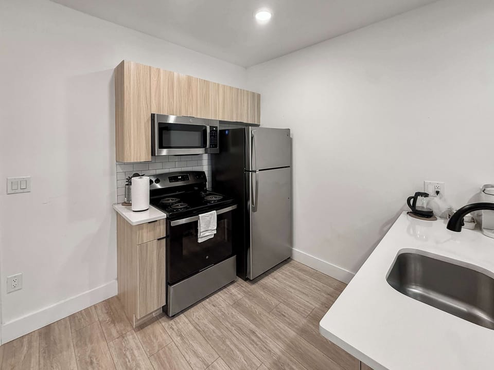 Full Kitchen