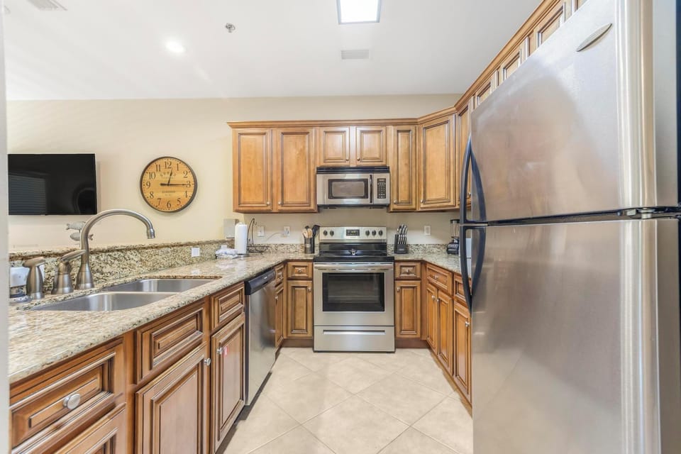 Full kitchen