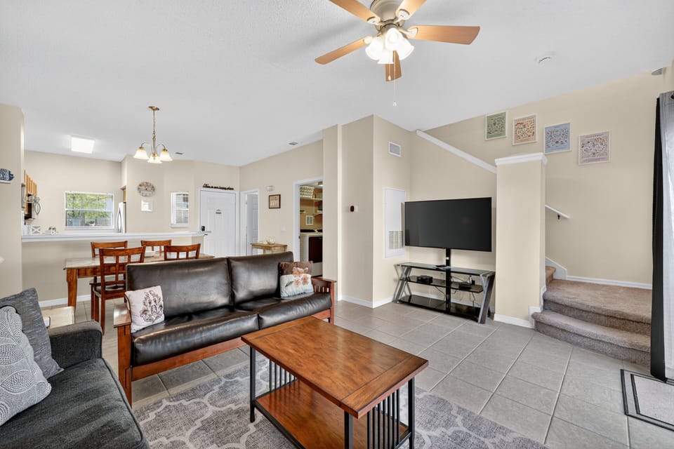 Furniture, Indoors, Living Room, Couch, Floor
