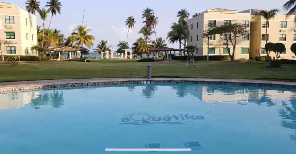 Infinity pool (heated) overlooking the ocean