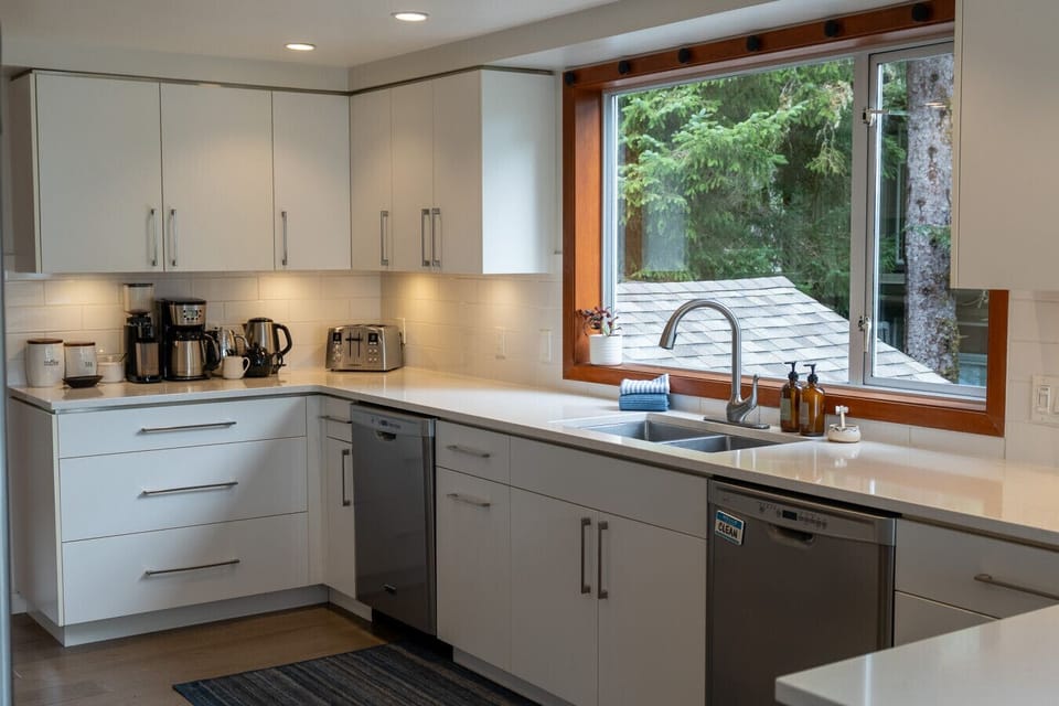Large updated kitchen
