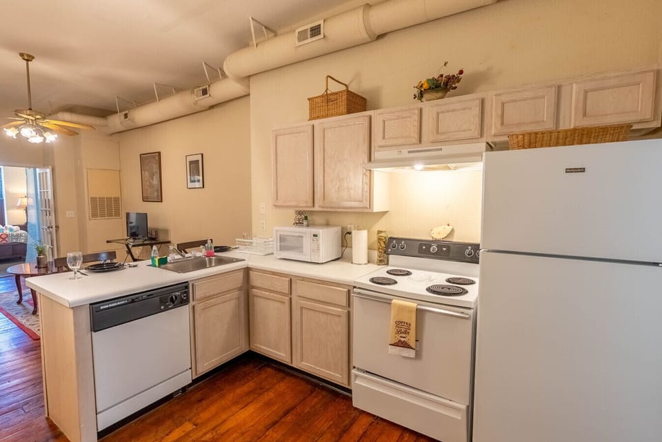 Fully Stocked Kitchen
