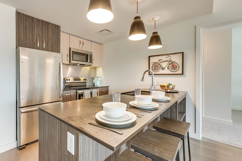 Kitchen | Dishwasher | Keurig Coffee Maker | Dishware & Flatware Provided