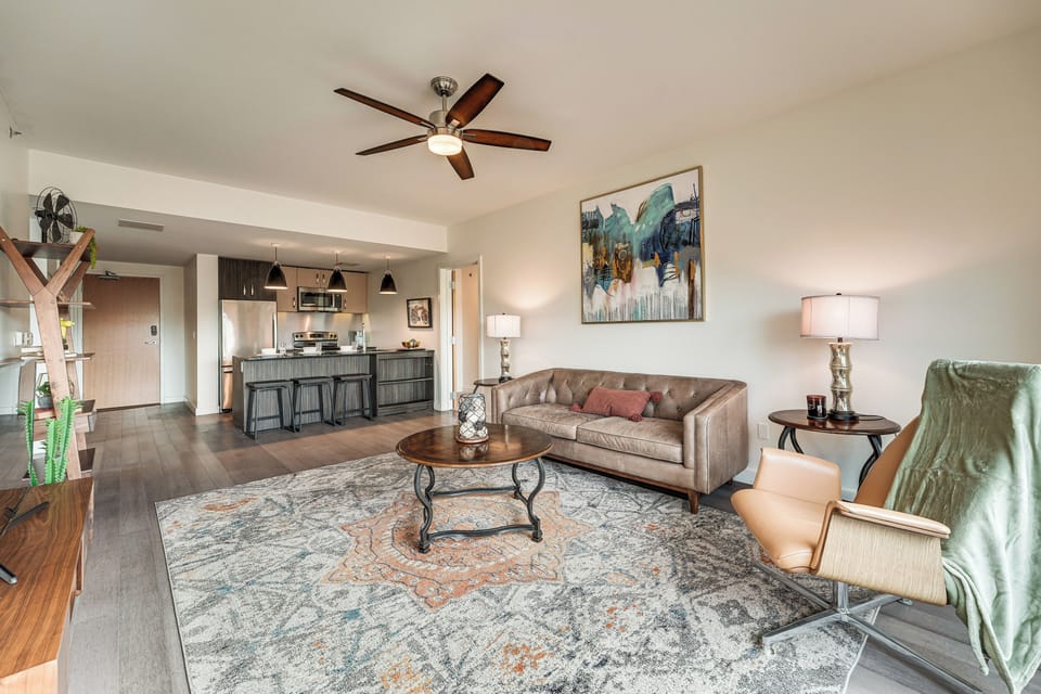 Living Room | Free WiFi | Smart TV | Central A/C