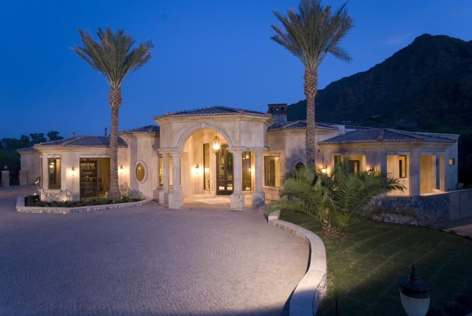 Mansion Toscania at your feet..